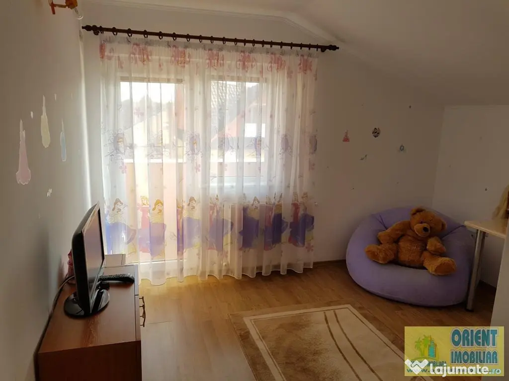 Lazu, vila, mobilata, gaze, inchirieri