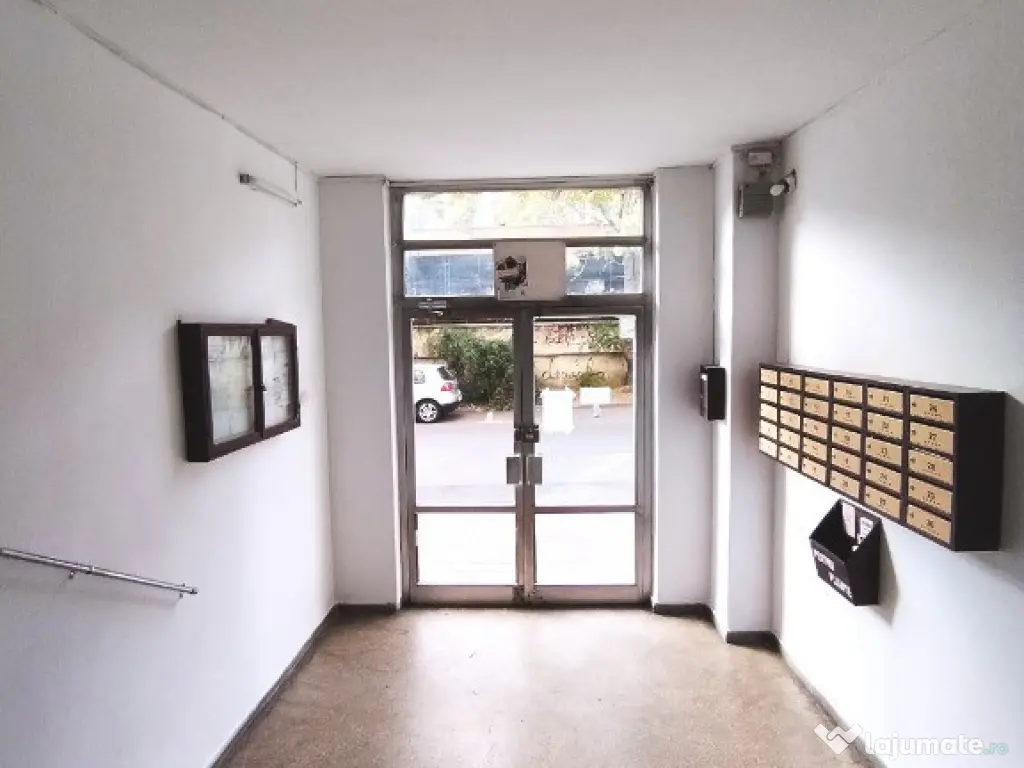 Unirii-Mamulari, spate magazin, decomandat, 3 min. metrou, etaj 2. 