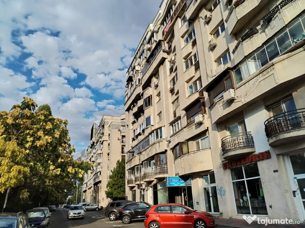 Unirii-Mamulari, spate magazin, decomandat, 3 min. metrou, etaj 2. 