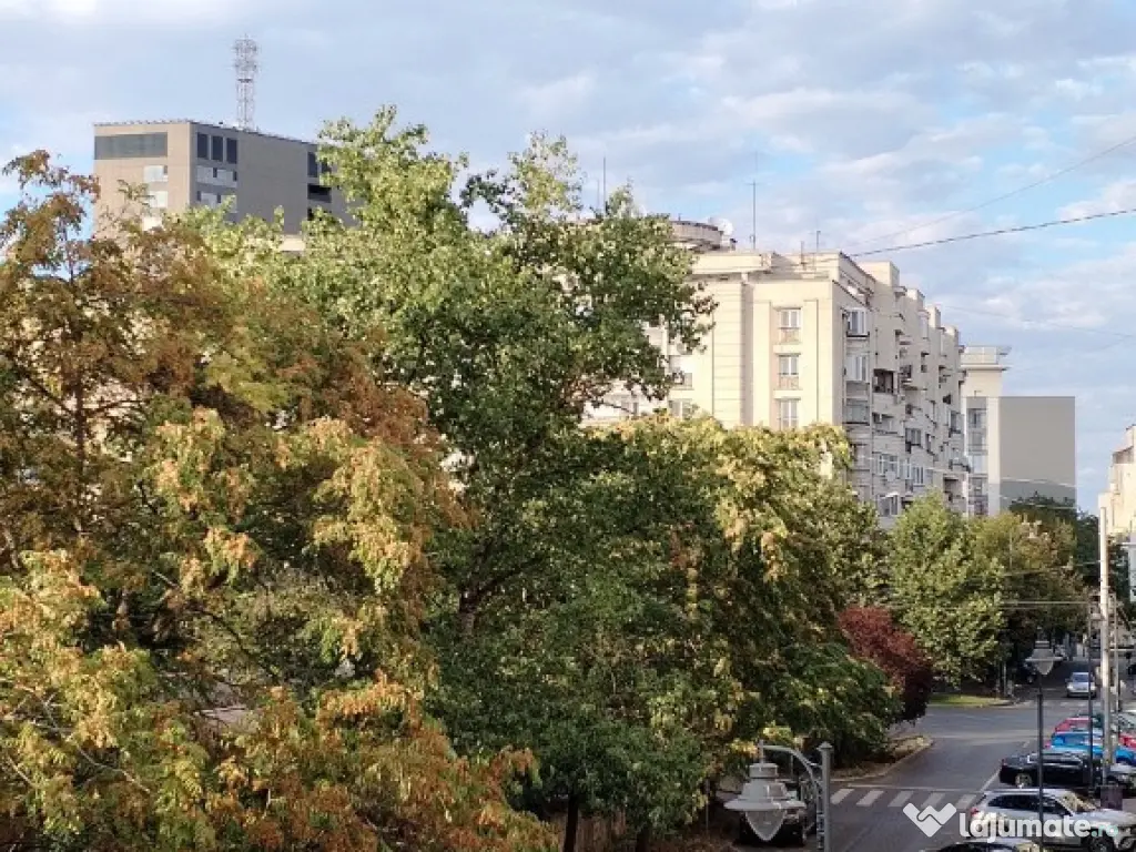 Unirii-Mamulari, spate magazin, decomandat, 3 min. metrou, etaj 2. 