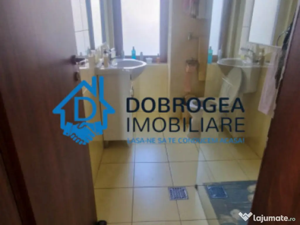 9 MAI - VILA CU VEDERE SI DESCHIDERE LAC CASLA, PISCINA IN