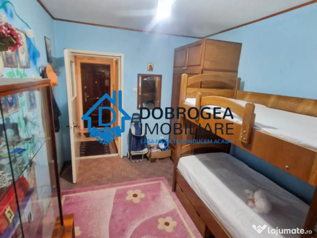 APARTAMENT 3 CAMERE DECOMANDAT, ETAJ 1