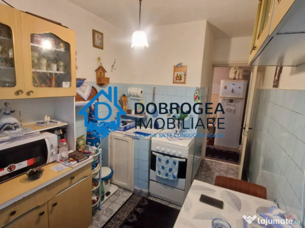 APARTAMENT 3 CAMERE DECOMANDAT, ETAJ 1