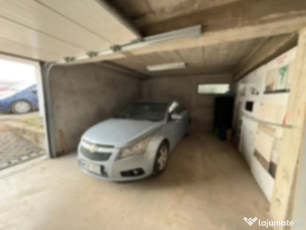 Apartament 3 camere, 82 mp, parter înalt + boxă 30 mp + 2