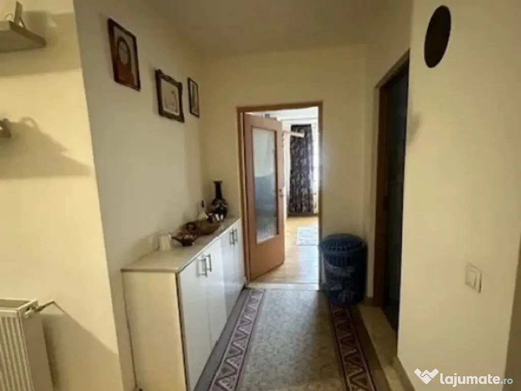 Apartament 3 camere, 82 mp, parter înalt + boxă 30 mp + 2