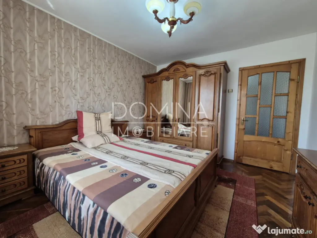 Apartament 3 camere, str. Nicolae Balcescu, zona centrala 
