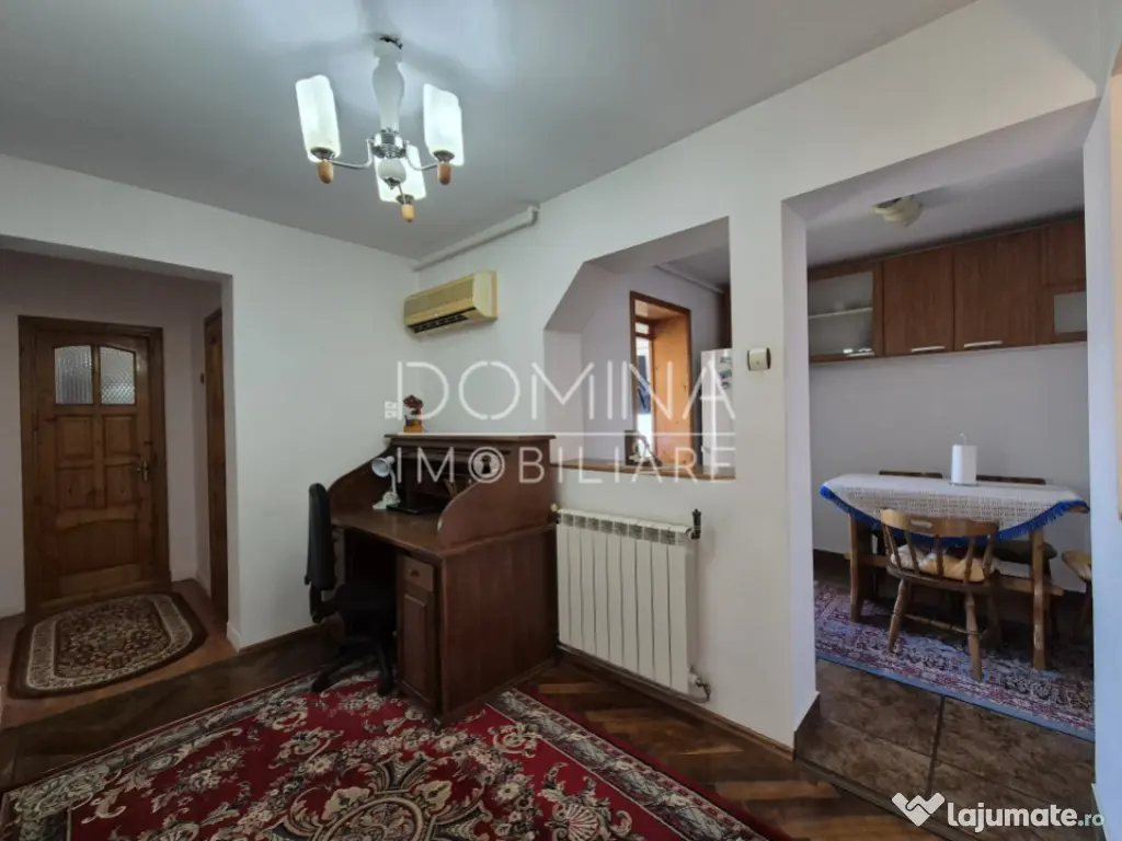 Apartament 3 camere, str. Nicolae Balcescu, zona centrala 