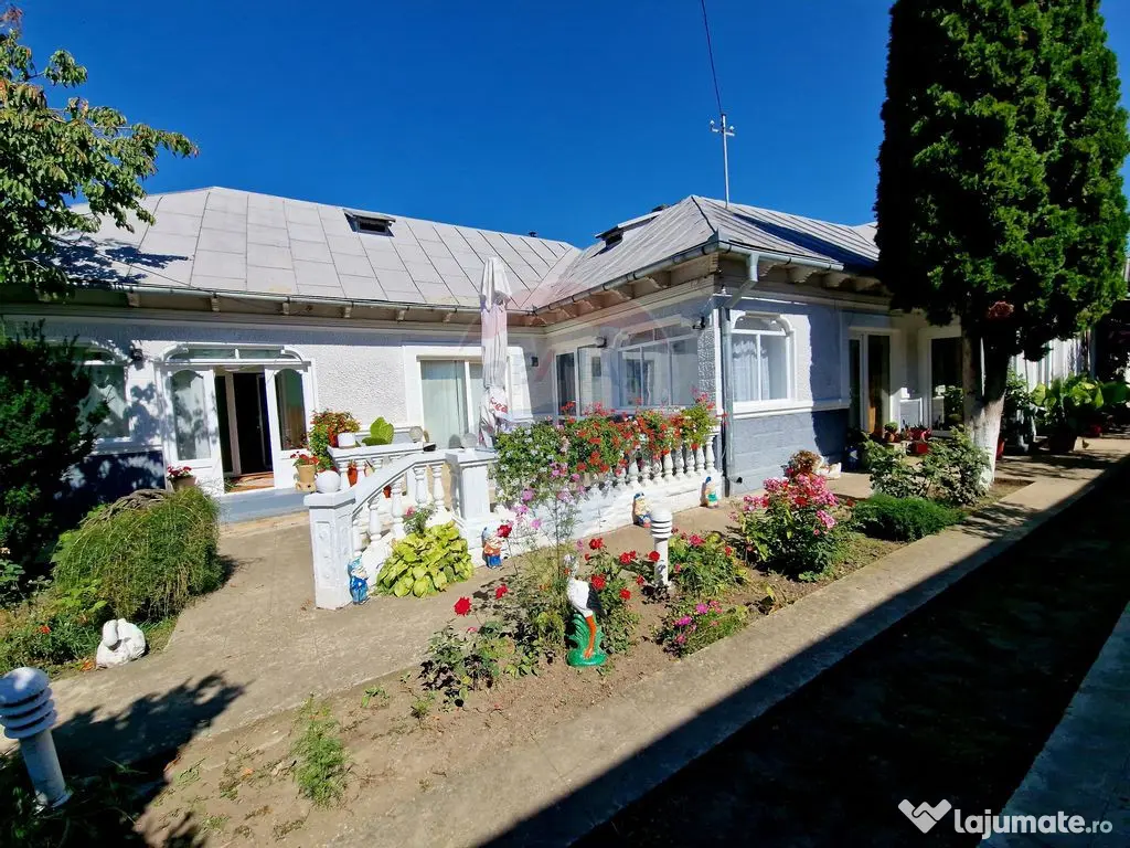 Vand sau schimb cu apartament 2 sau 3 camere si diferenta