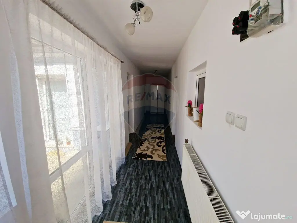 Vand sau schimb cu apartament 2 sau 3 camere si diferenta
