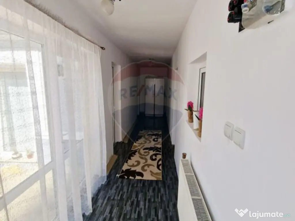 Vand sau schimb cu apartament 2 sau 3 camere si diferenta