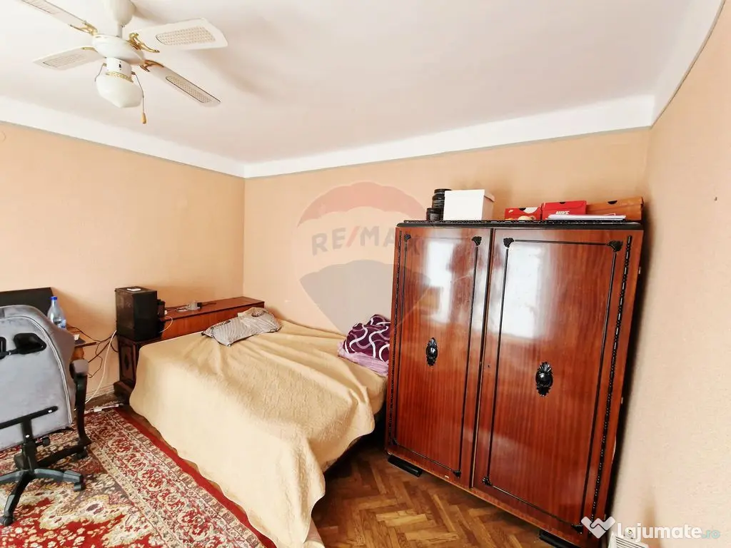 Vand sau schimb cu apartament 2 sau 3 camere si diferenta