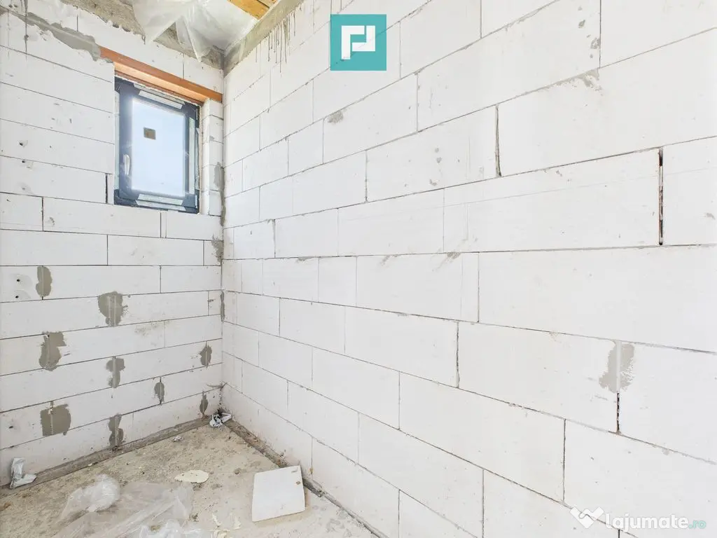 Casă nouă la roșu de vânzare în Mândruloc 