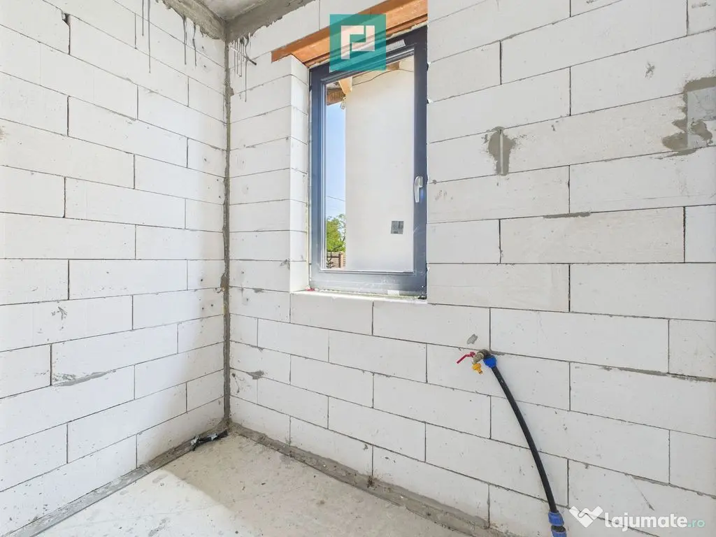 Casă nouă la roșu de vânzare în Mândruloc 