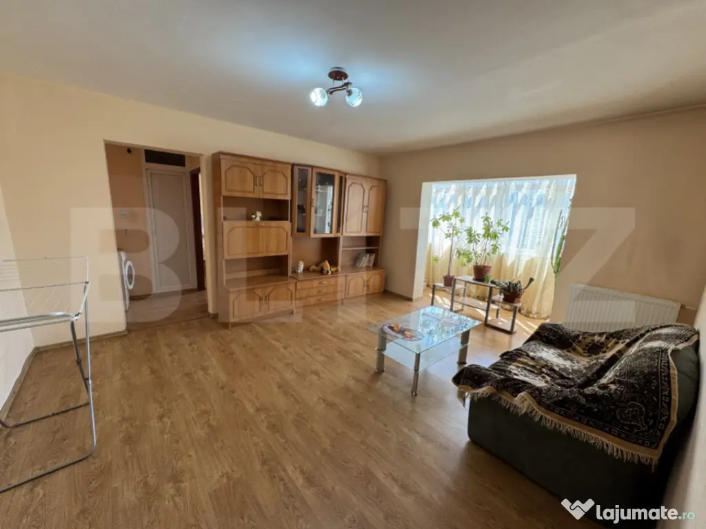 Apartament 2 camere, etaj 2, zona Piata BIG-ul NOU