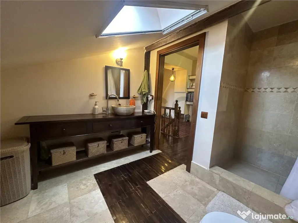 RECO Casa individuala ultracental cu acces auto- teren 300 m 