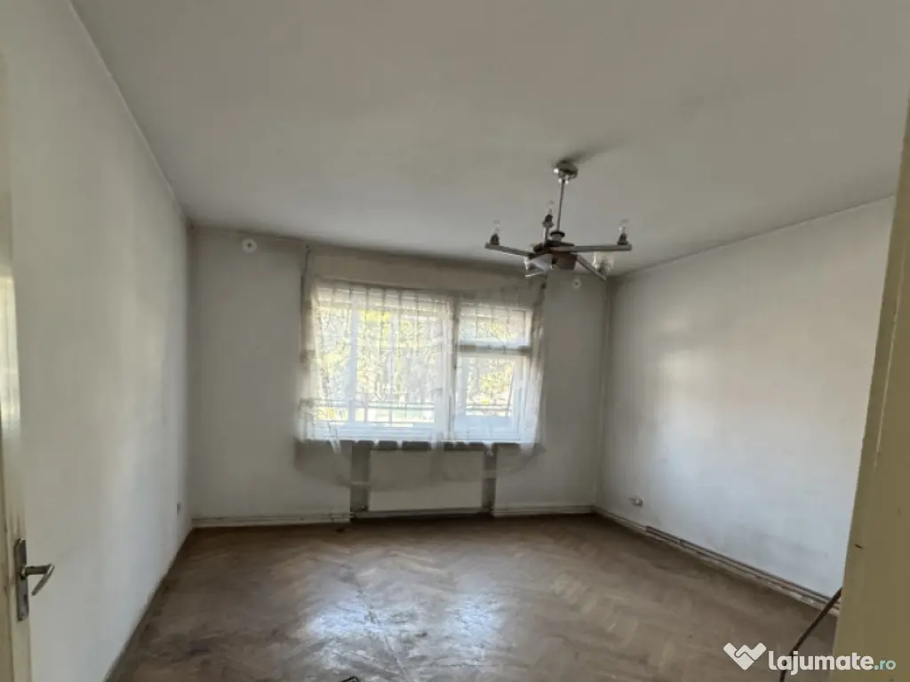 Casa 5 Camere 160 mp, zona Aurel Vlaicu 