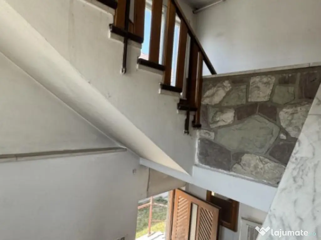 Casa 5 Camere 160 mp, zona Aurel Vlaicu