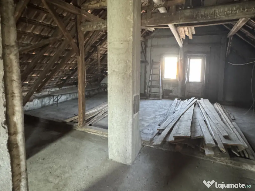 Casa 5 Camere 160 mp, zona Aurel Vlaicu