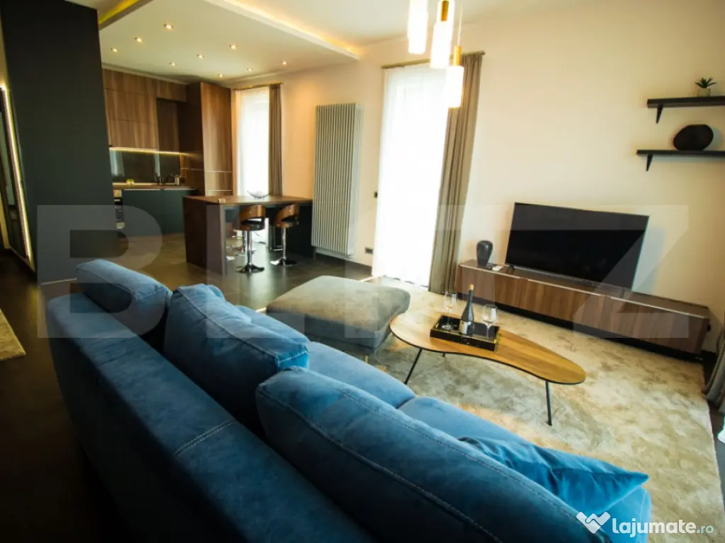 Apartament modern, zona centrala, cu parcare. Ocupabil de la