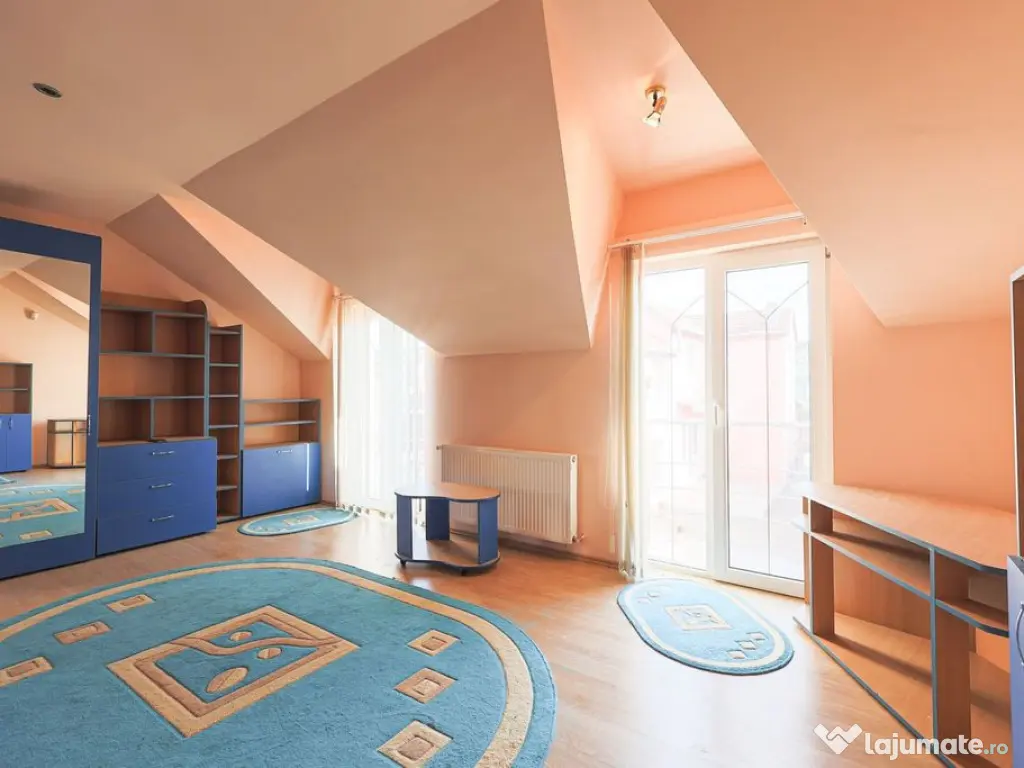 Vilă cu 6 camere în zona rezidențială - Poltura 