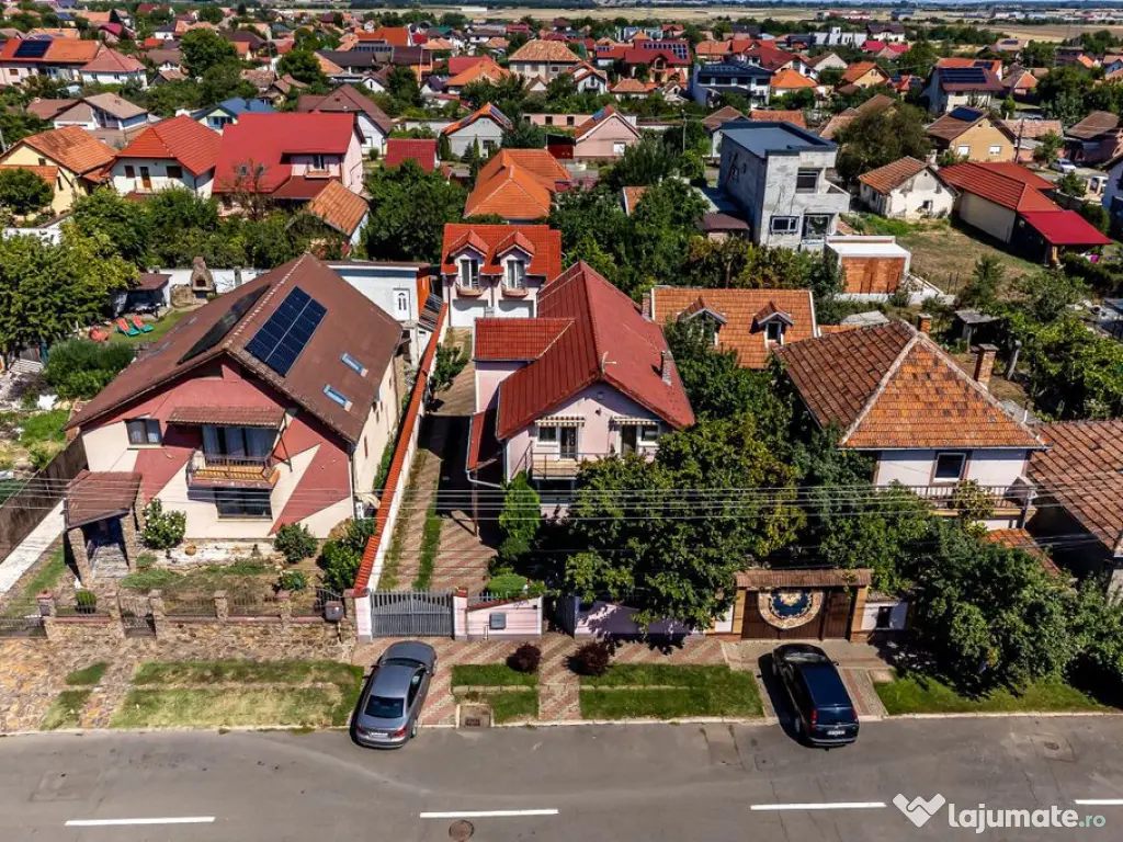 Vilă cu 6 camere în zona rezidențială - Poltura