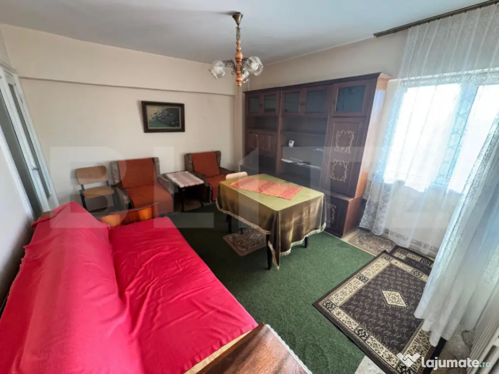 Apartament decomandat 3 camere, 72 mp, etajul 2, Rovine Dezr