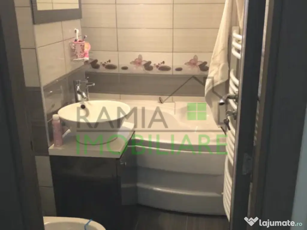 Apartament 3 camere renovat complet, mobilat și utilat – 