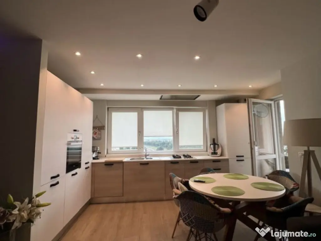 Apartament 3 camere decomandat zona Garii- Sala Sporturilor 