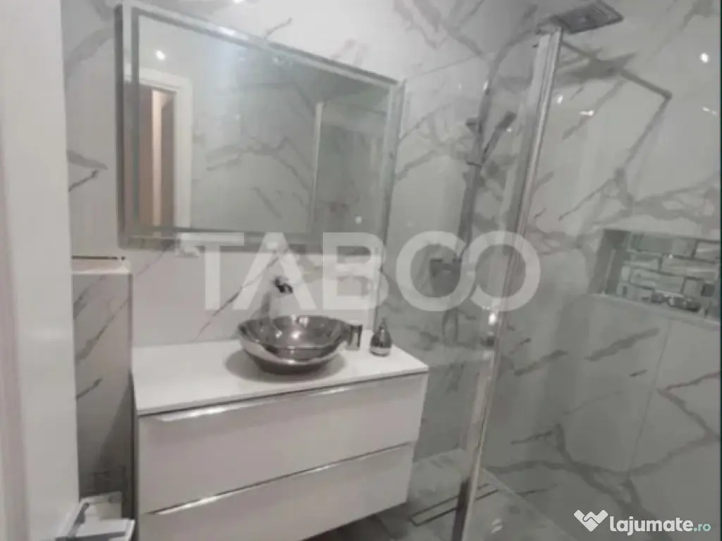 Apartament de vanzare decomandat cu 3 camere in cartier Euro 