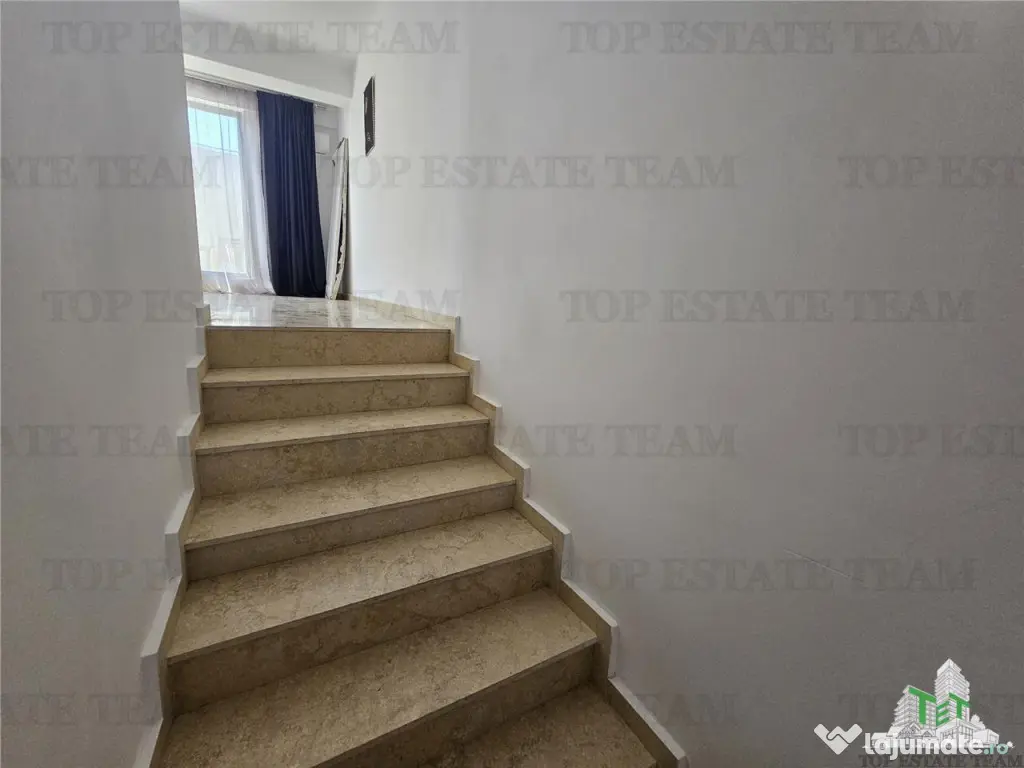 Penthouse 5 camere cu terasa 73 mp, Mamaia Nord 