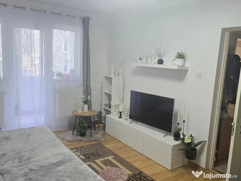 Vand apartament 2 camere in Deva, Piata Centrala, dec. parter 