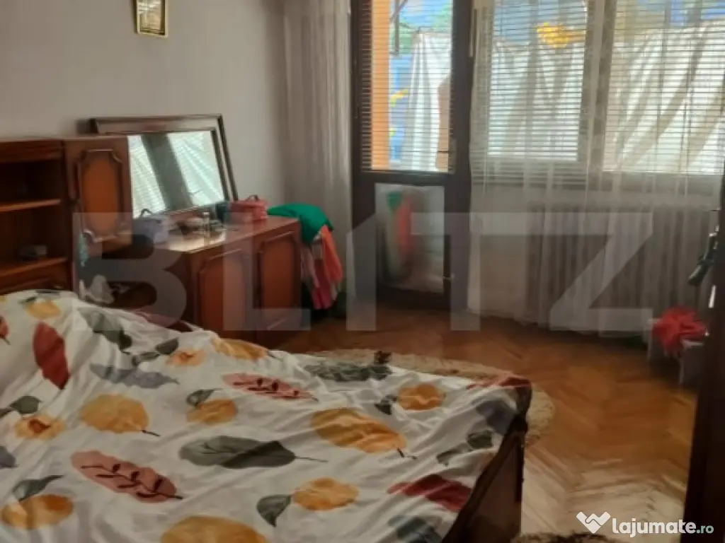 Apartament 3 camere, decomandat, etajul 2, zona Grivita