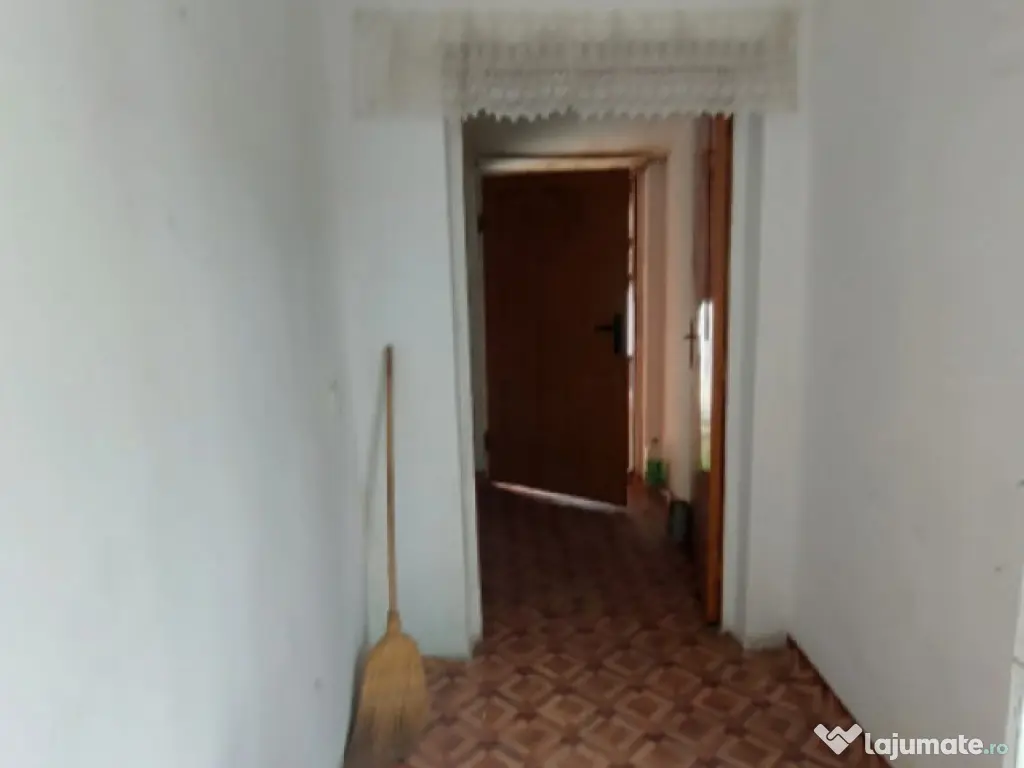 Apartament la casa si curte zona Centrala 