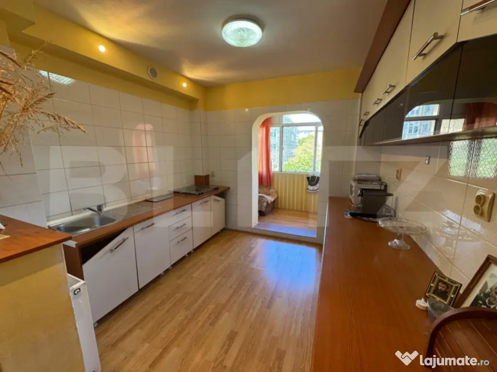 Apartament de 2 camere, decomandat, etaj intermediar, zona C