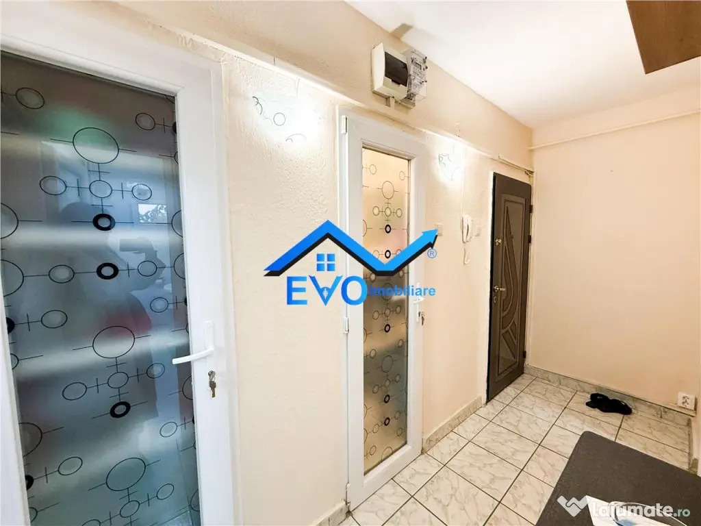 Apartament cu 2 camere, etajul 2, aer conditionat, zona Podu 