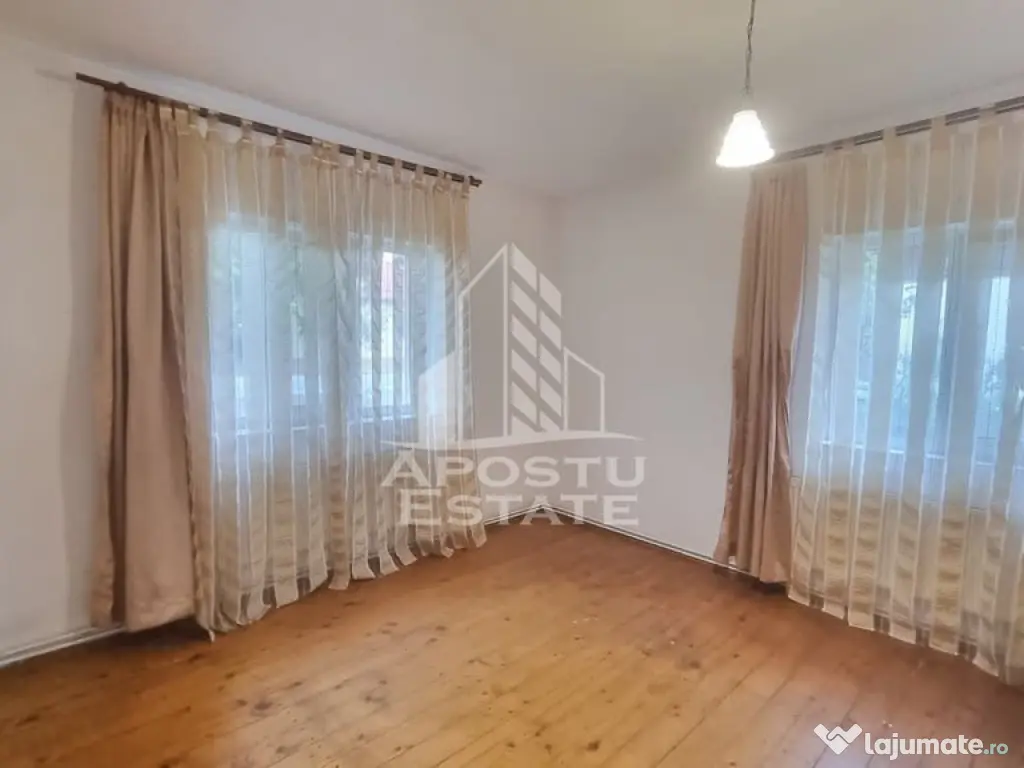 Casa individuala cu 5 camere in Giarmata 