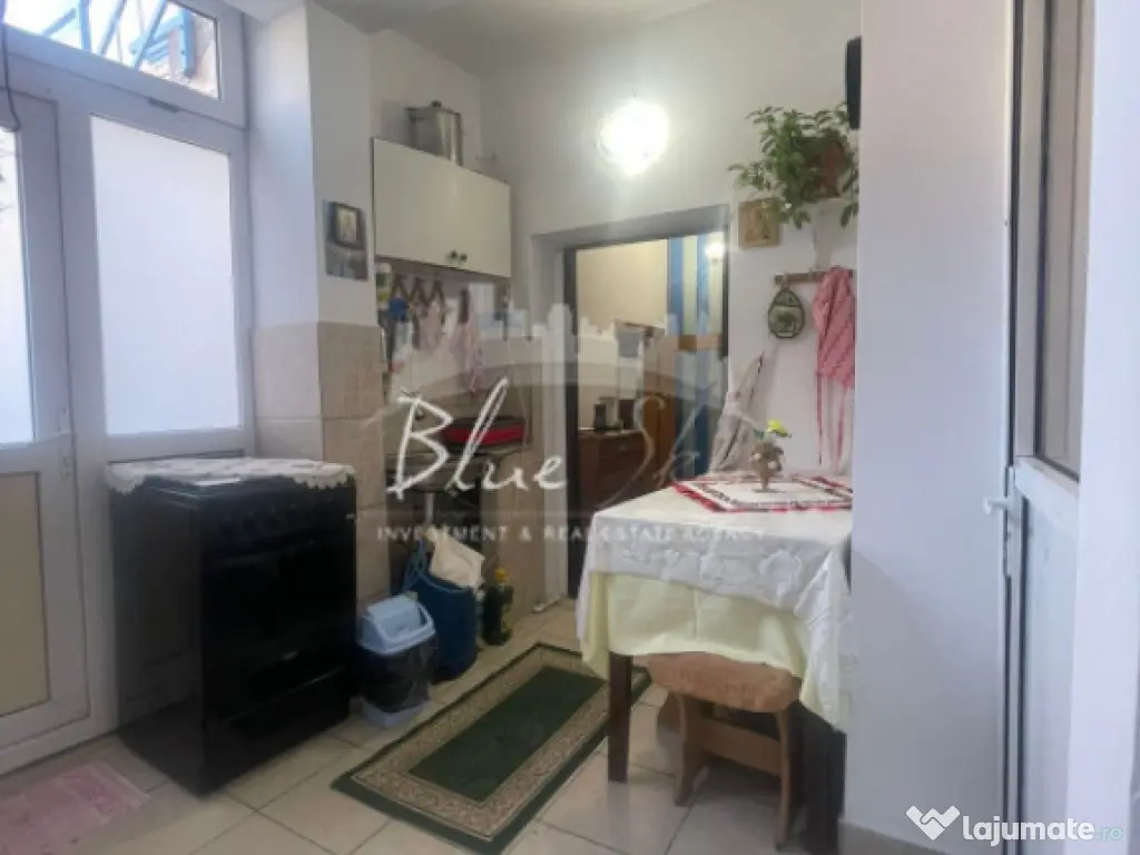 Casă interbelică - 5 camere, central, aproape de Liceul P 