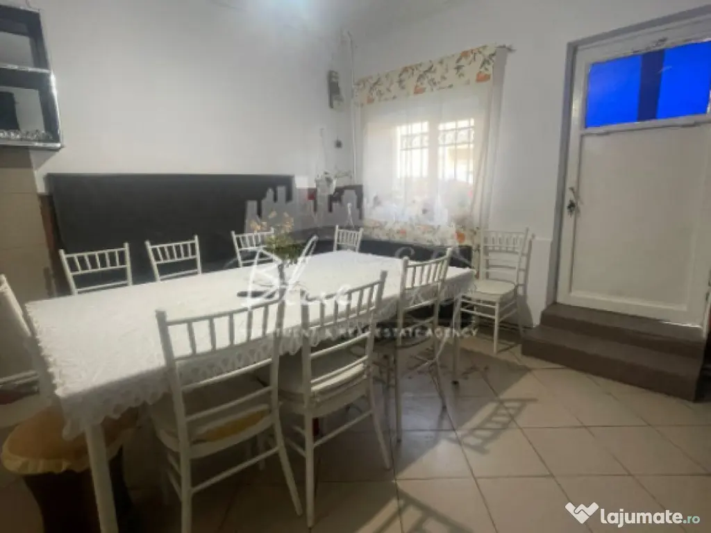 Casă interbelică - 5 camere, central, aproape de Liceul P 