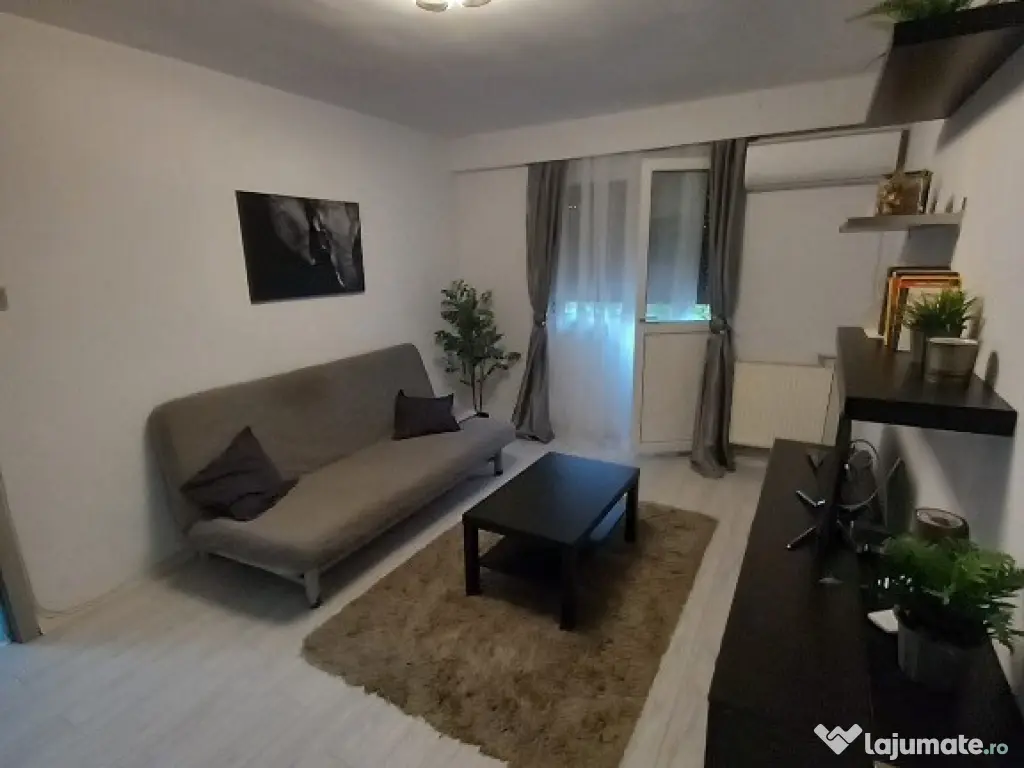 Ap. P.ta Victoriei, ULTRACENTRAL etajul 2 Pret 75500