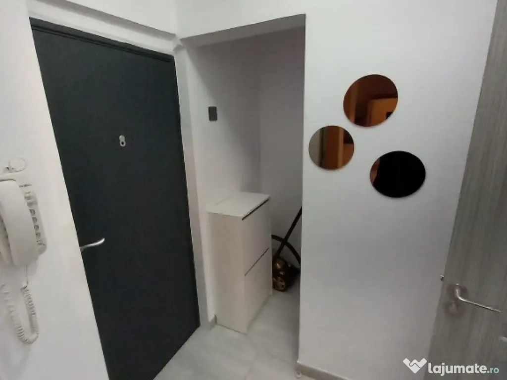 Ap. P.ta Victoriei, ULTRACENTRAL etajul 2 Pret 75500 