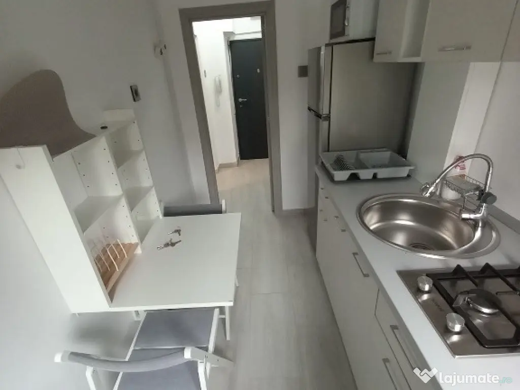 Ap. P.ta Victoriei, ULTRACENTRAL etajul 2 Pret 75500 