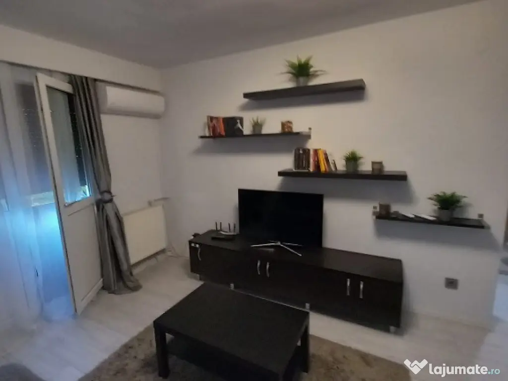 Ap. P.ta Victoriei, ULTRACENTRAL etajul 2 Pret 75500 