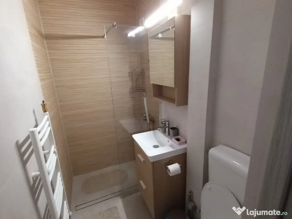 Ap. P.ta Victoriei, ULTRACENTRAL etajul 2 Pret 75500 