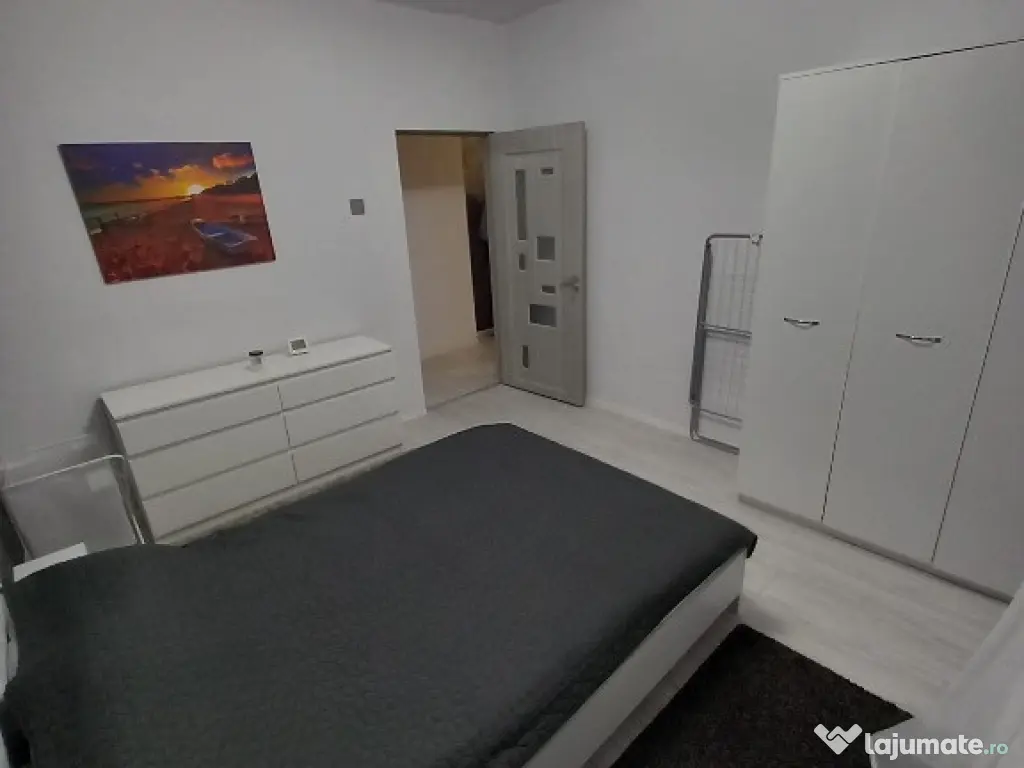 Ap. P.ta Victoriei, ULTRACENTRAL etajul 2 Pret 75500 