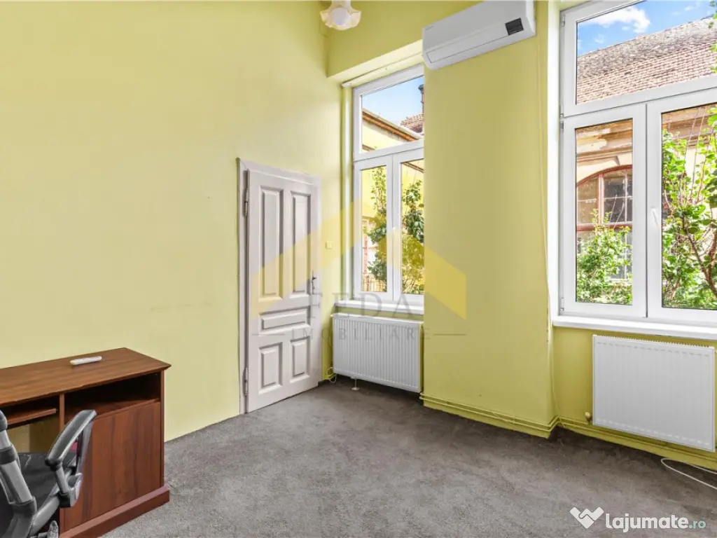 Apartament ultracentral cu 3 camere si centrala proprie