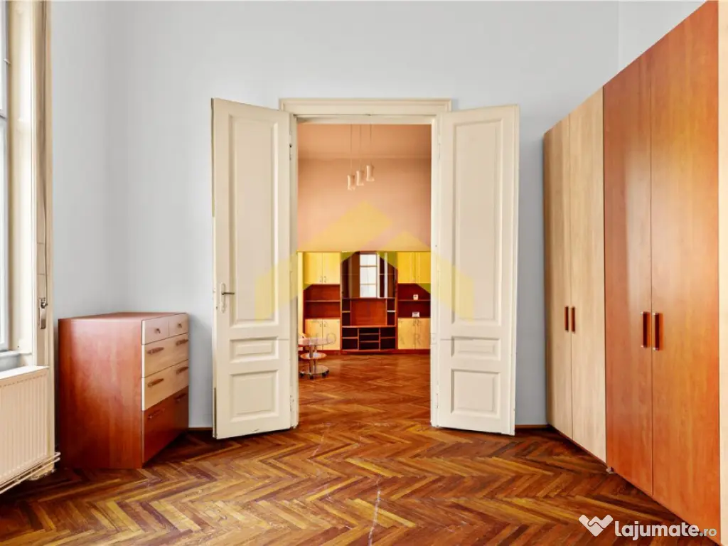 Apartament ultracentral cu 3 camere si centrala proprie