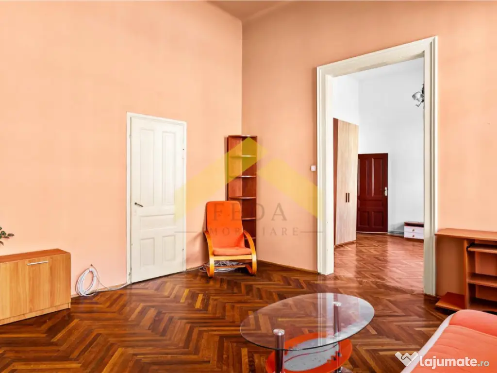 Apartament ultracentral cu 3 camere si centrala proprie