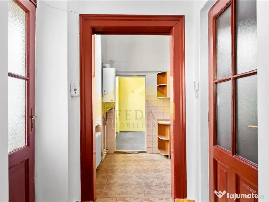 Apartament ultracentral cu 3 camere si centrala proprie