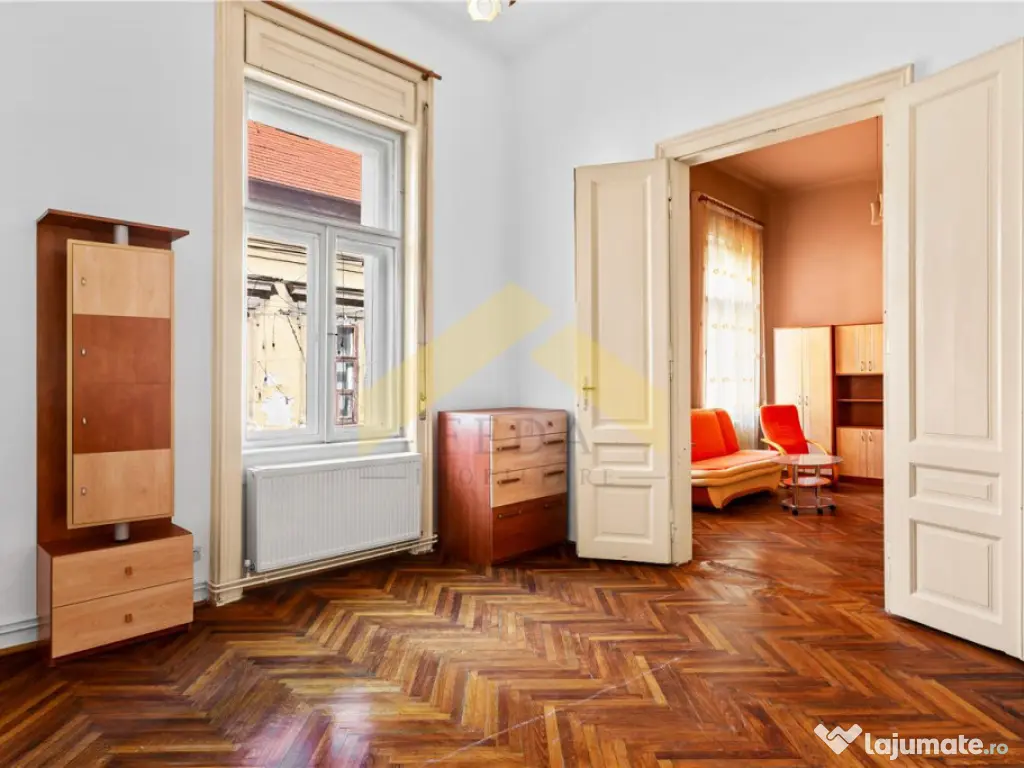 Apartament ultracentral cu 3 camere si centrala proprie