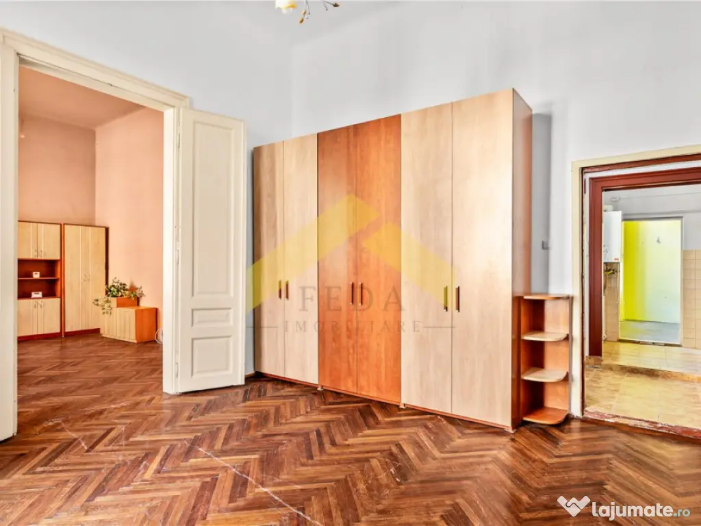 Apartament ultracentral cu 3 camere si centrala proprie